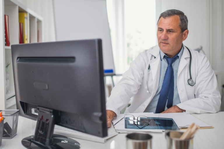 Leia mais sobre o artigo Teleconsulta ou segunda opinião médica: qual vale mais a pena para o médico?